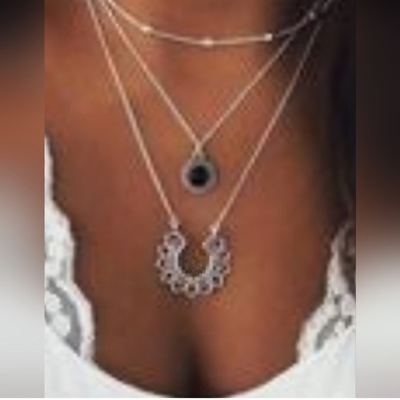 Bohemian style layered necklace - Picture 2 of 2